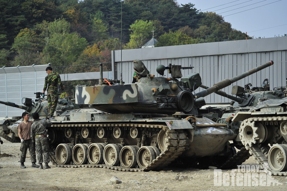 M48전차들이 대기를 하고 있다. (사진: 디펜스 투데이)
