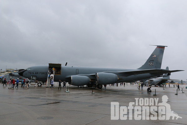 주일미공군 가데나 기지 소속의 KC-135R.(사진 이승준 기자)