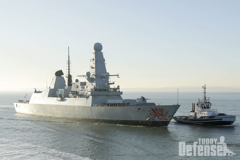 미국에서 웨스트랜드 19 훈련을 마치고 귀국한 HMS 드래곤 (사진: UKNAVY)