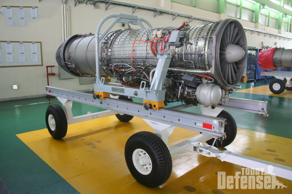 FA-50에 탑재되는 F404-GE-102 엔진 (사진: 디펜스 투데이)