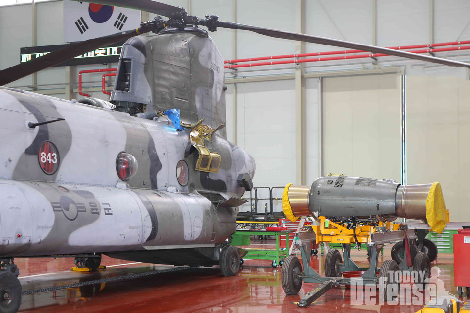 치누크 헬기의 T55-712 엔진 (사진: 디펜스 투데이)