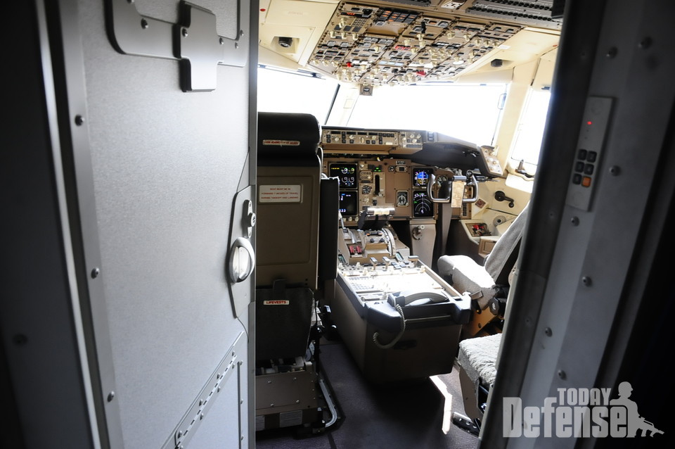 항공자위대 KC-767 내부 (사진: 안승범)