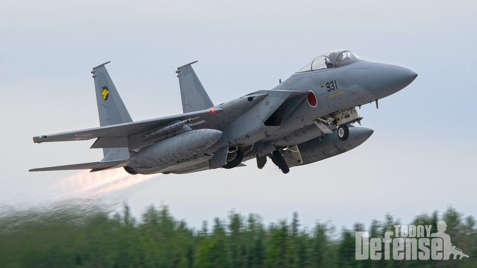 레드 플레그 알래스카에서 훈련중인 항공자위대 F-15J (사진: USAF)