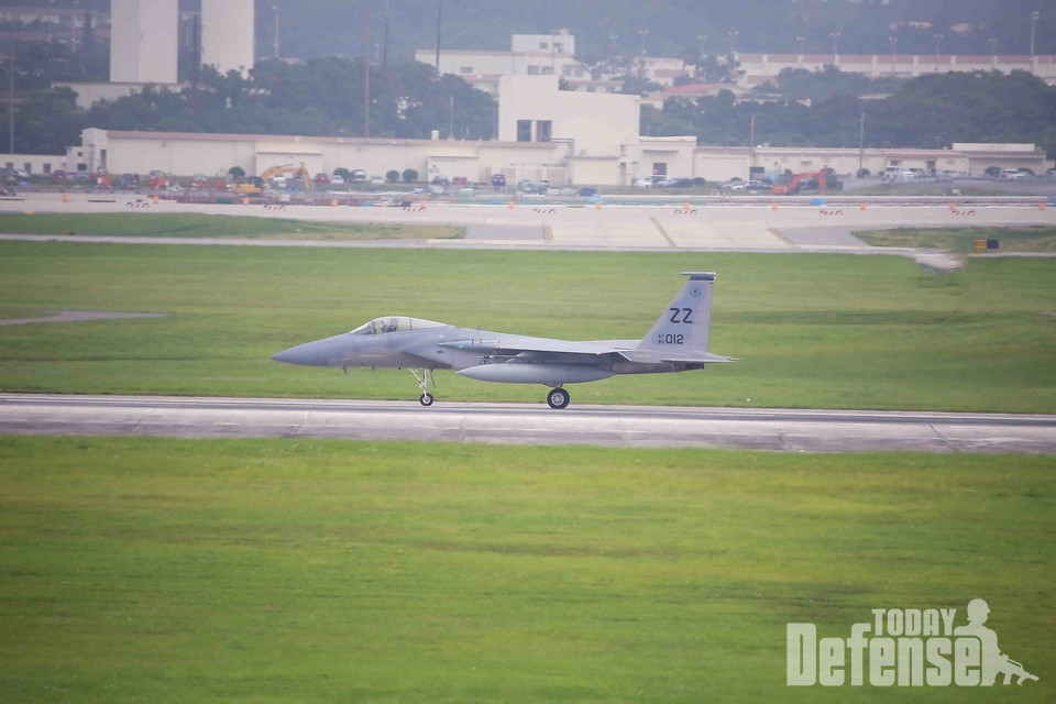 가데나 기지의 F-15C 골든 이글 전투기 (사진: 디펜스 투데이)
