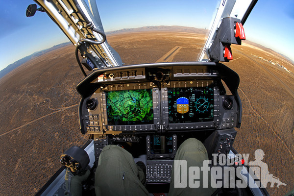 AH-1W+ 조종석 계기판 (사진 노스롭그라만)