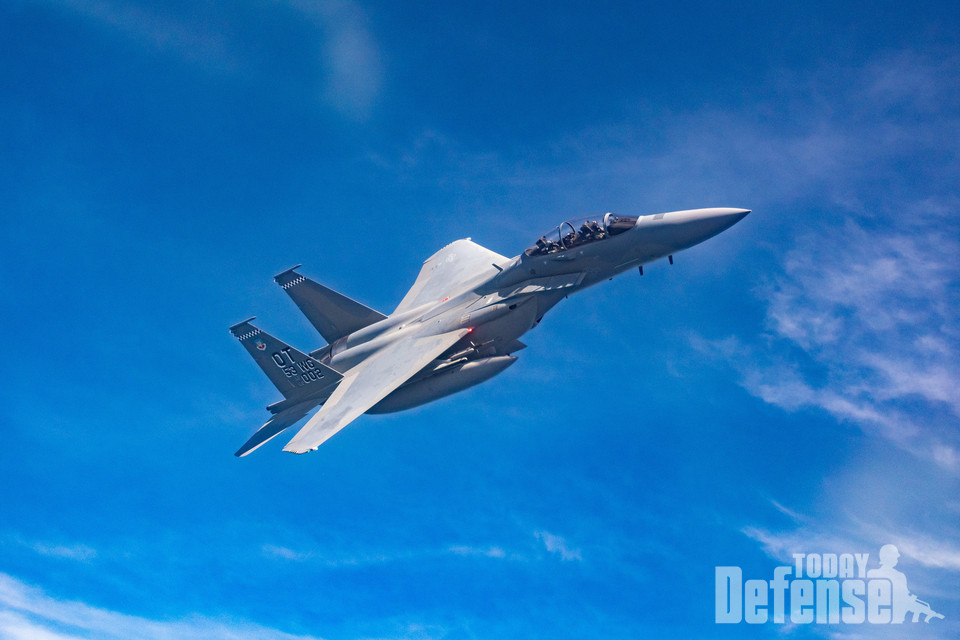 제 85시험평가비행대대 F-15EX 이글 II가 미국 플로리다주 에글린 공군기지에서 처음으로 비행하고 있다. (사진: U.S.Air Force)