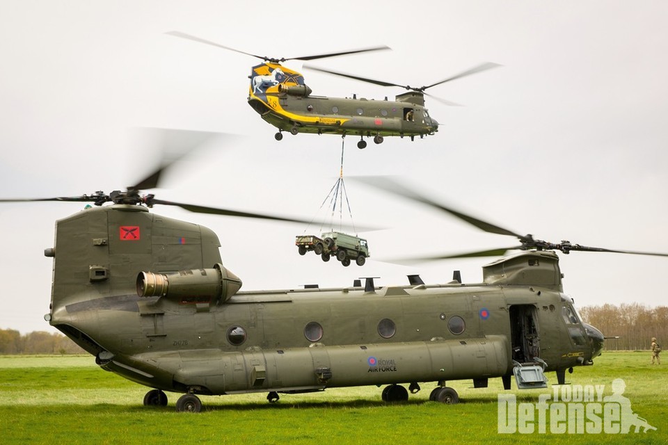 영국공군이 운용하는 치누크 헬기는 2026년터 신형치누크 도입하면서 교체가 될 것이다. (사진:RAF)