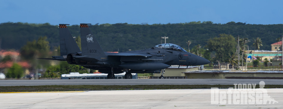 괌 앤더슨 공군기지에 착륙한 싱가포르 공군의 F-15SG 전투기 (사진:U.S.Air Force)