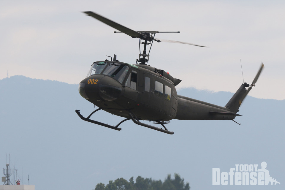훈련헬기로 사용되지만, 퇴역중인 UH-1H 기동헬기 (사진: 디펜스투데이)