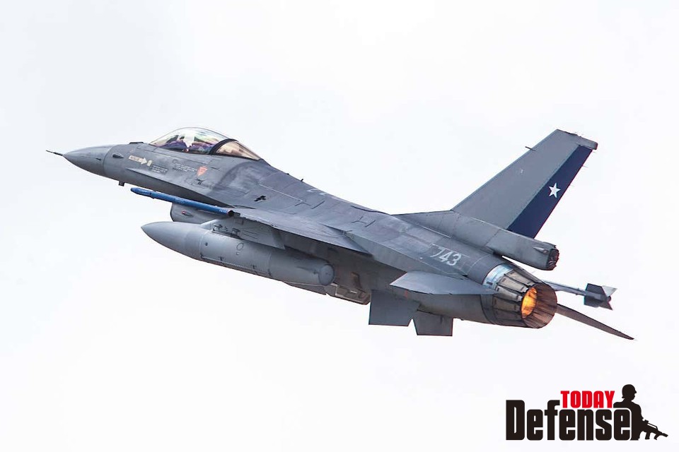 칠레 공군이 운용중인 F-16전투기 모두 46대를 보유하고 있으며 36대는 블록50, 10대는 블록 20을 보유하고 있다. (사진:칠레공군)