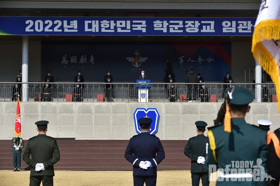 오전 육군학생군사학교에서 열린 2022년 학군장교 임관식에서 서욱 국방부장관이 축사를 하고 있다.(사진:육군)