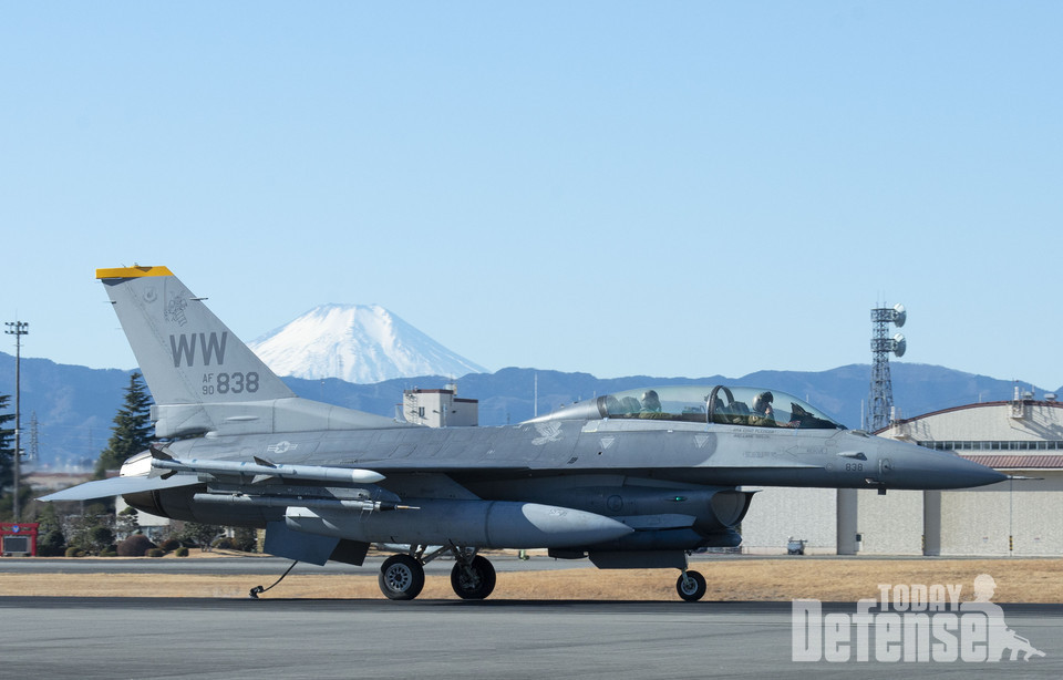 미공군은 F-16C/D 608대를 대댇적으로 개량할 예정이다.미 7공군예하의 주한미공군 전투기들도 개량대상일 가능성이 높다. (사진:U.S.Air Force)