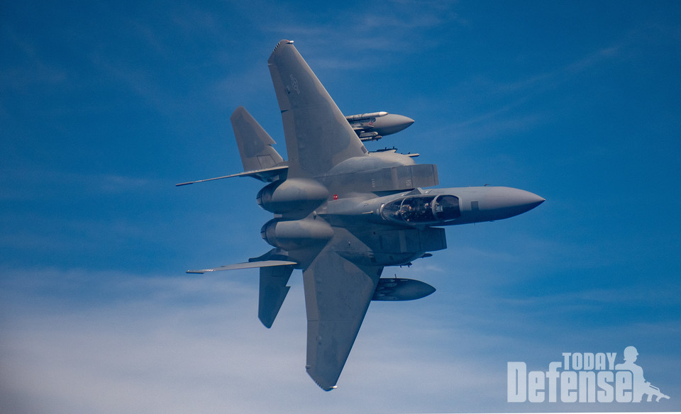 해외 구매고객들이 F-15EX 기반기체를 지속적으로 도입하면, 미공군도 비용문제로 구매를 재개할 수 있는 상황이 올 수도 있다. (사진:U.S.Air Force)