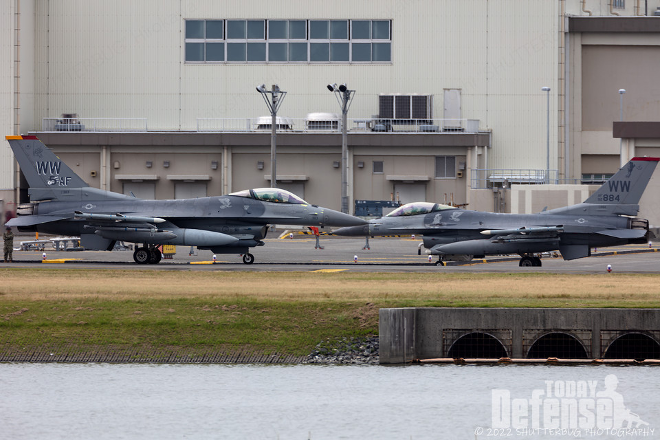 제 35전투비행단 소속의 F-16 전투기 10대도 이와쿠니 기지에 전개했다. (사진:SHUTTERBUG PHOGRAPHY)