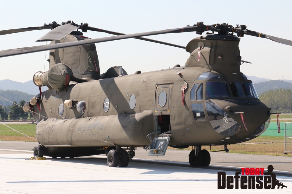 육군이 운용중인 CH-47D 치누크헬기는 육군 자체정비라서 영향은 받지 않았으나, 사소한 부품들도 세심한 관리가 요구되고 있다. (사진:디펜스투데이)
