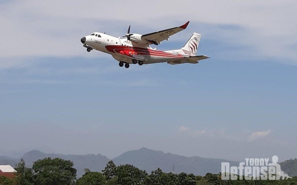인도네시아에서 CN-235-220-FTB로 바이오 연료 비행테스트를 성공했다.(사진:PDTI)
