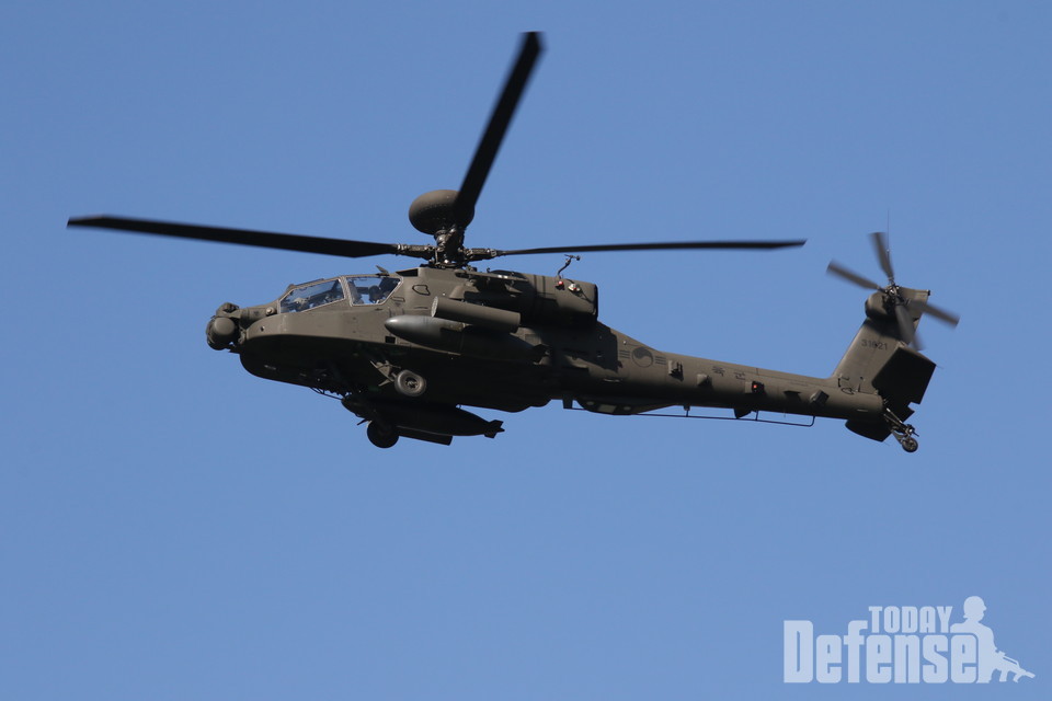 한국육군의 AH-64E 아파 공격헬기(사진:디펜스투데이)