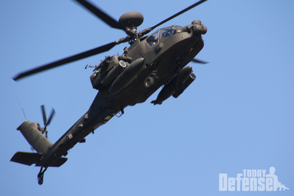 AH-64EV6가 유력한 대형공격헬기 후보지만, 상당수의 업체들이 도입사업에 참여할 것으로 관측되고 있다. (사진:디펜스투데이)