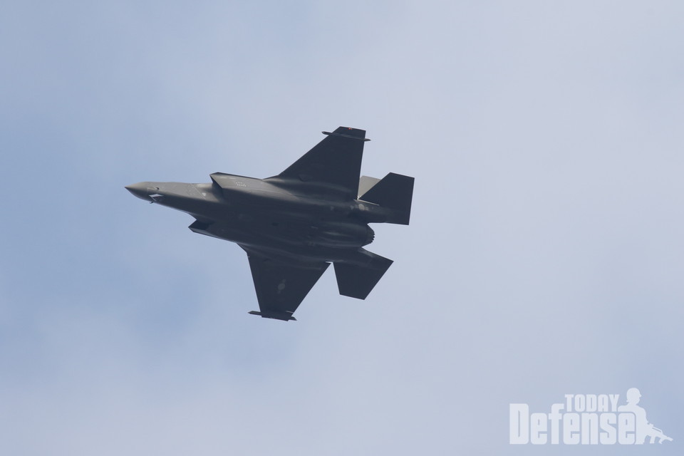 F-X 2차로 20대의 F-35A 전투기가 3축체계 전력으로 추가도입 된다.(사진:디펜스투데이)