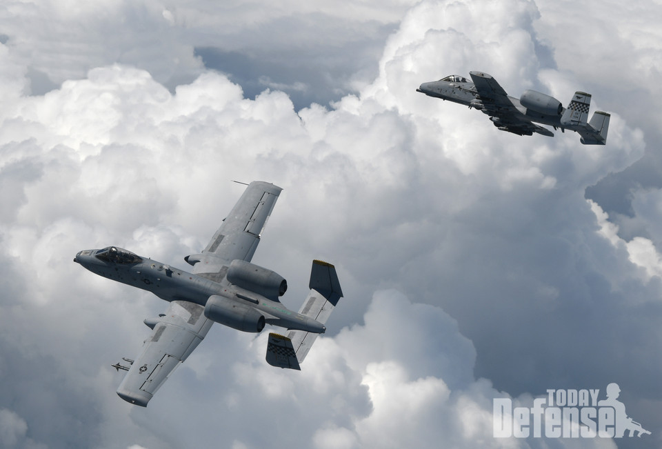작년 8월 진행된 쌍매훈련에 참가한 美 공군 A-10 공격기가 임무 공역으로 이동하는 모습.(사진:공군)