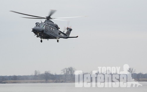 시험비행용 MH-139A 헬기가 리들리 파크의 보잉 시설에 착륙할 준비를 하고 있다. 오는 2024년부터 인도될 예정인 헬기는 전국의 대륙간탄도미사일(ICBM)을 보호하게 된다.(사진:보잉)