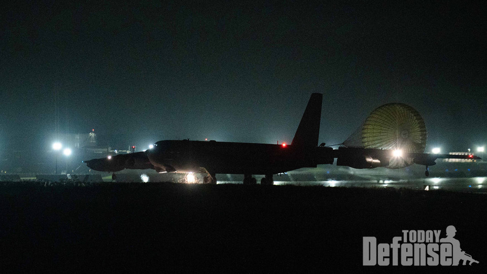 3월 30일 앤더슨 공군기지에 전개한 제96원정폭격대대 소속 B-52 전략폭격기는 폭격기기동부대로 임무를 수행한다.(사진:U.S.Air Force)