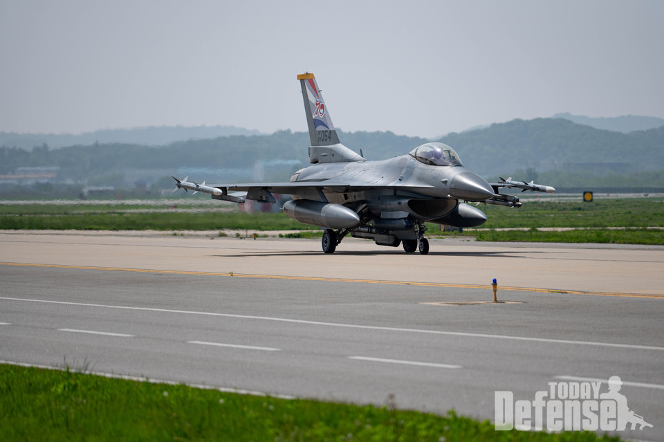주한미공군 8전투비행단의 F-16 전투기가 비비벌리 미드나이트23-1 훈련에서 출격 준비를 하고 있다.(사진:U.S.Air Force)