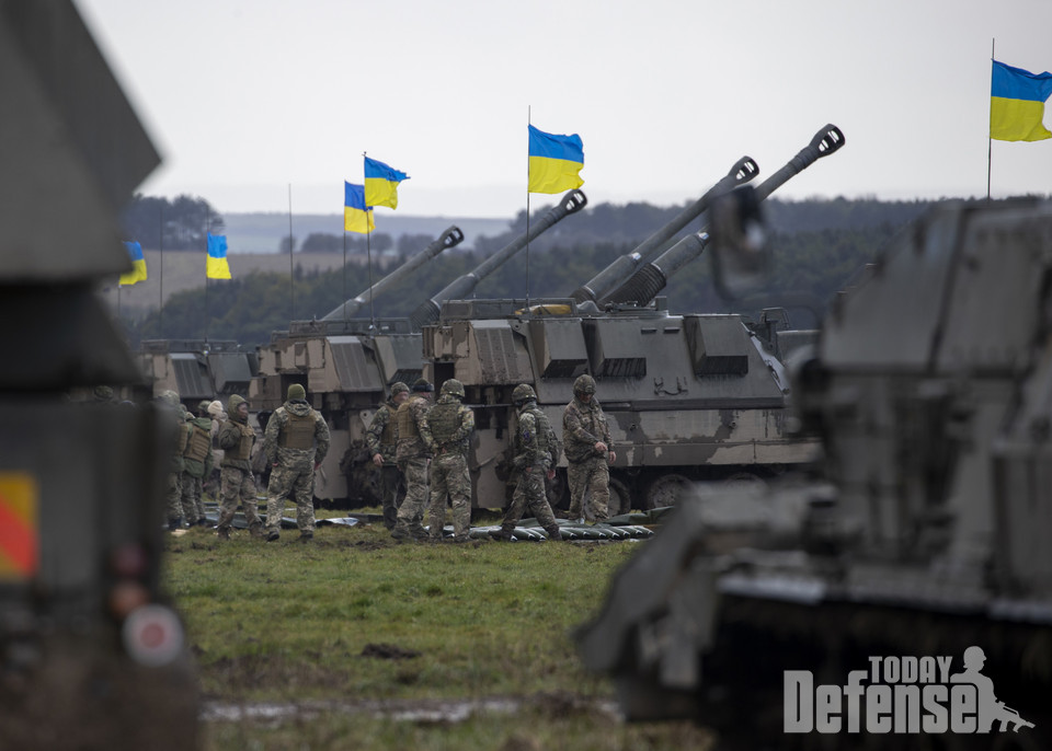 우크라이나에서 운용중인 영국육군용 AS90 브레이브 하트 자주포(사진:twitter)
