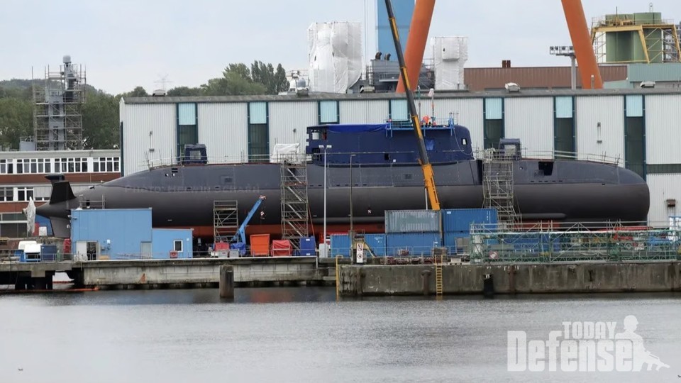 독일의 키엘에서 건조중인 이스라엘 해군 잠수함 INS 드라콘(사진:twitter)