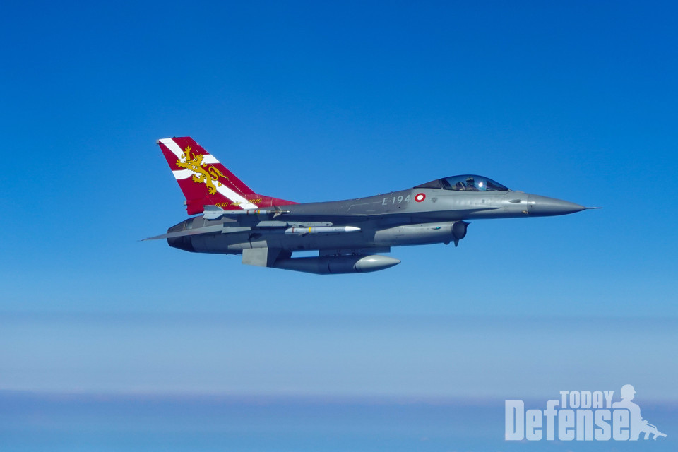 덴마크 공군이 운용중인 F-16AM 전투기로 우크라이나 조종사들 조종 및 정비 교육이 마무리 되는 2024년초부터 인도예정이다.(사진:U.S.Air Force)