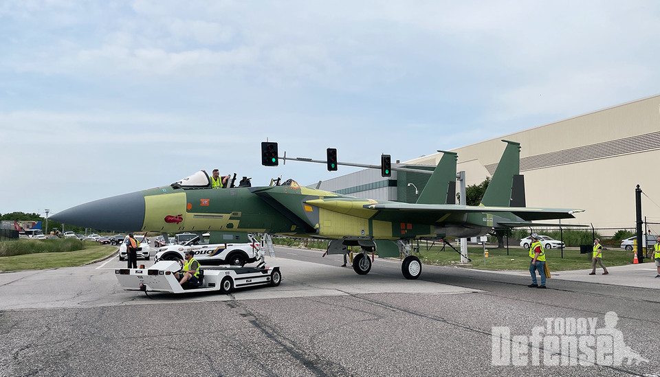 8월 17일 출고된 미공군용 F-15EX 전투기(사진:보잉디펜스)