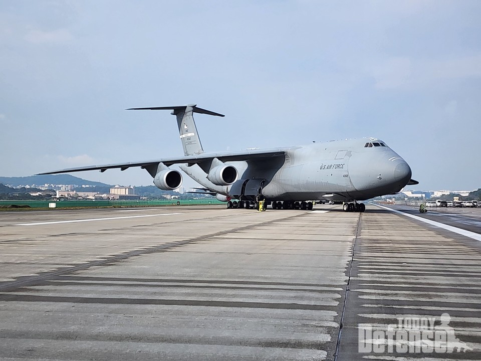 서울 ADEX 2023에 첫참가한 미공군의 초대형 수송기 C-5M 수송기(사진:디펜스투데이)