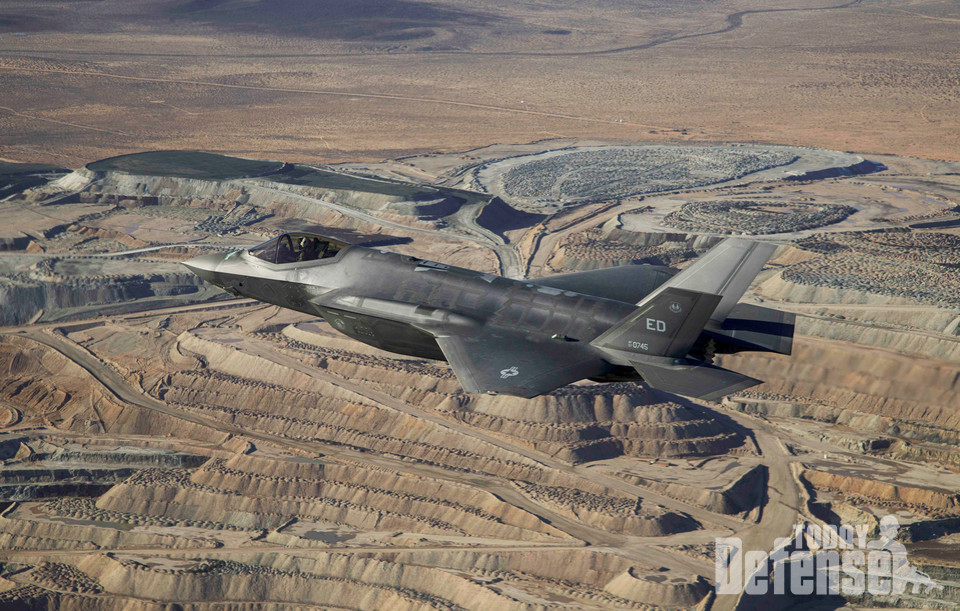 F-35A 미공군용 전투기는 8대당 ,250만달러로 확정되었다.(사진:U.S.Air Force)