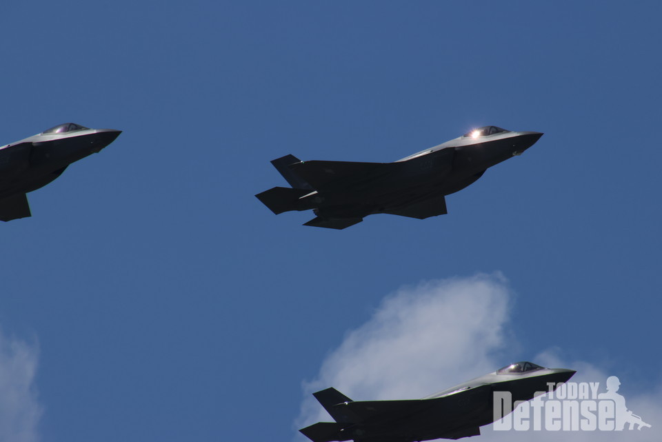 국군의 날 예행연습 비행중인 F-35A 전투기(자료사진:디펜스투데이)