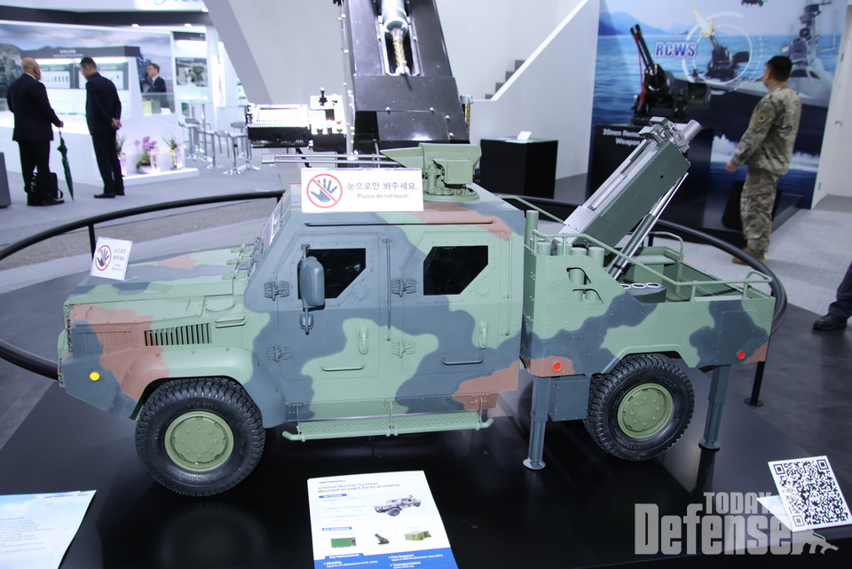 SNT다이내믹스는 차량탑재형 120mm 박격포를 2022년 DX코리아와 서울ADEX2023에서 제안했다.(디펜스투데이)