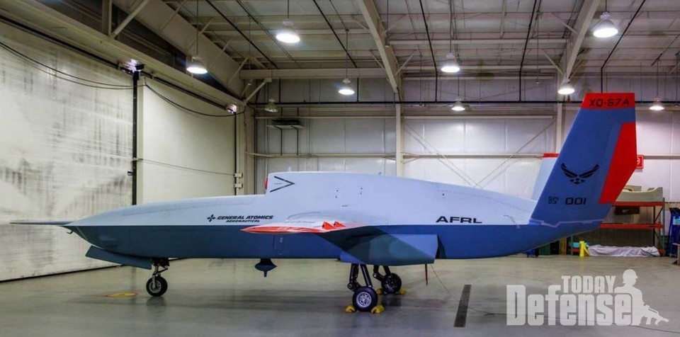 X-67A 정찰 무인기는 지상 활주 테스트를 진행중이고 조만간 시험비행에 돌입할 예정이다.(사진:GA-ASI)