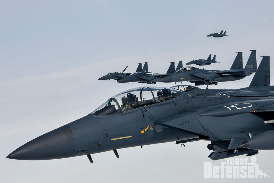 훈련에 참가한 F-15K 전투기들 (사진:공군)