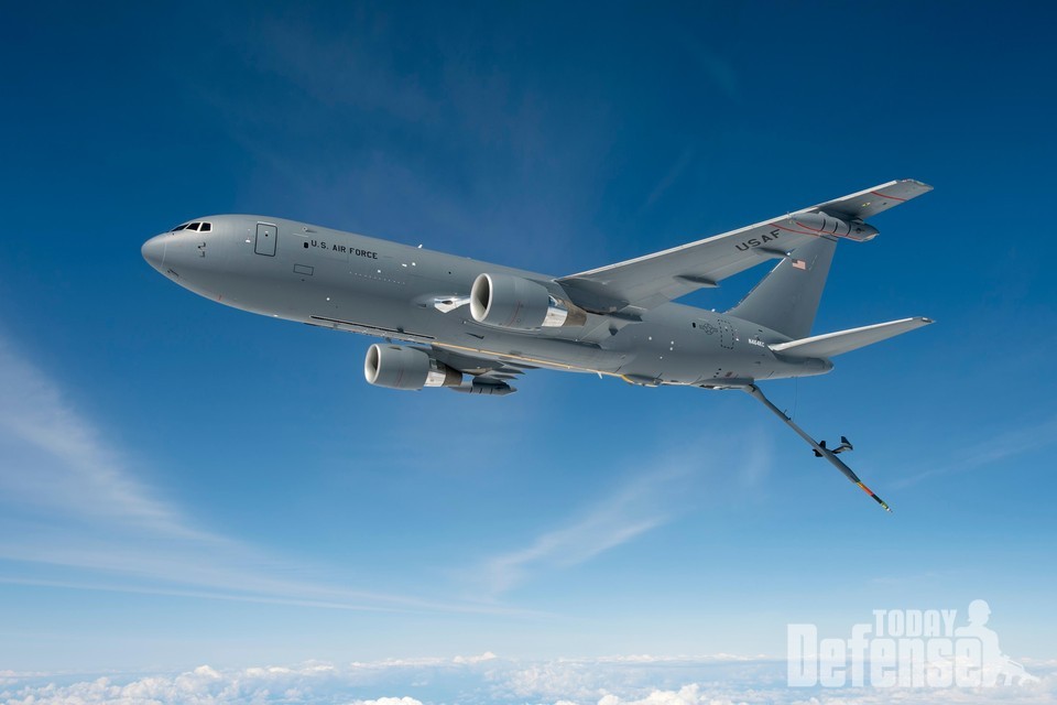 KC-46A의 비전 시스템 업그레이드가 FAA(미연방항공청) 감항문제로 26년 이후로 지연될 가능성이 높다.(사진:Boeing)